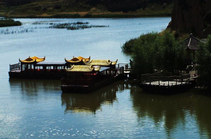 (红山湖是不是也算碧波荡漾啊)