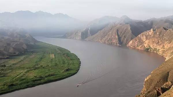 青铜峡黄河大峡谷