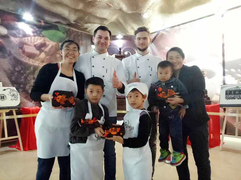 银川旅游景区水洞沟巧克力制作大师培训班合影