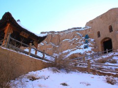 藏兵洞外雪景