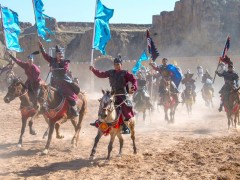 北疆天歌白天演出——烈马扬尘