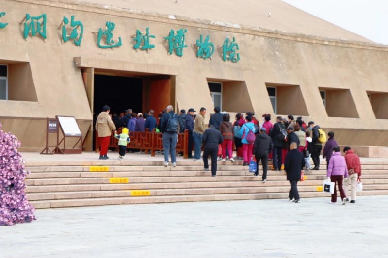 不允许还有人没去！水洞沟游人满格，春日氛围感直接拉满